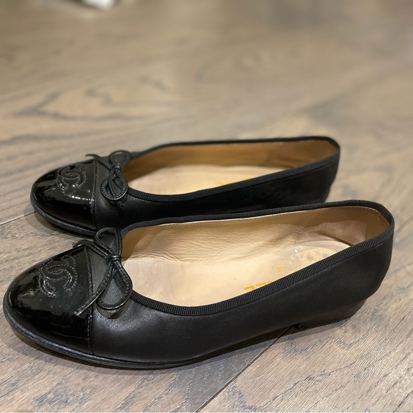SOLD❌Chanel Black Ballet Flats - Picture 3 of 15